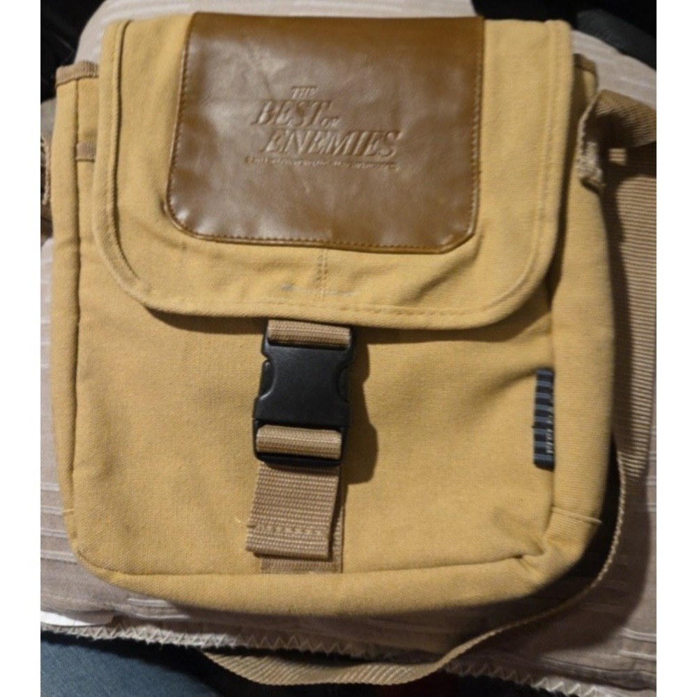 Field & Co Messenger‎ Bag STX Entertainment Wrap Gift "The Best Of Enemies" 2019